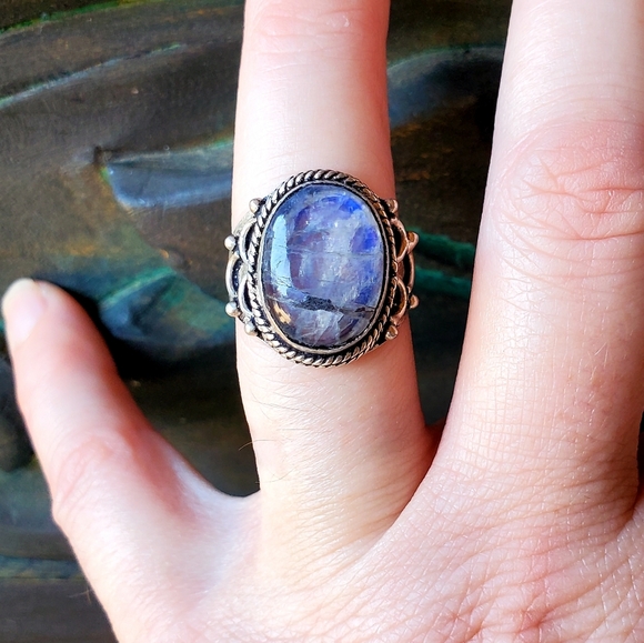 New Rare Purple Labradorite Silver Ring. - Picture 15 of 16